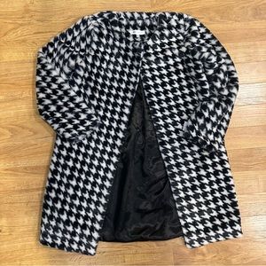 Houndstooth Faux Fur Coat Size:M NWT